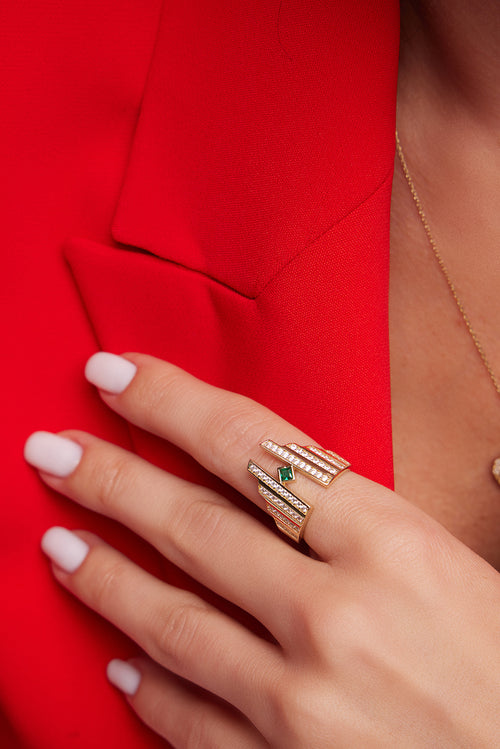 Galeri görünümünde 1 numaralı görseli yükle. RENKLİ TAŞLI ALTIN YÜZÜK