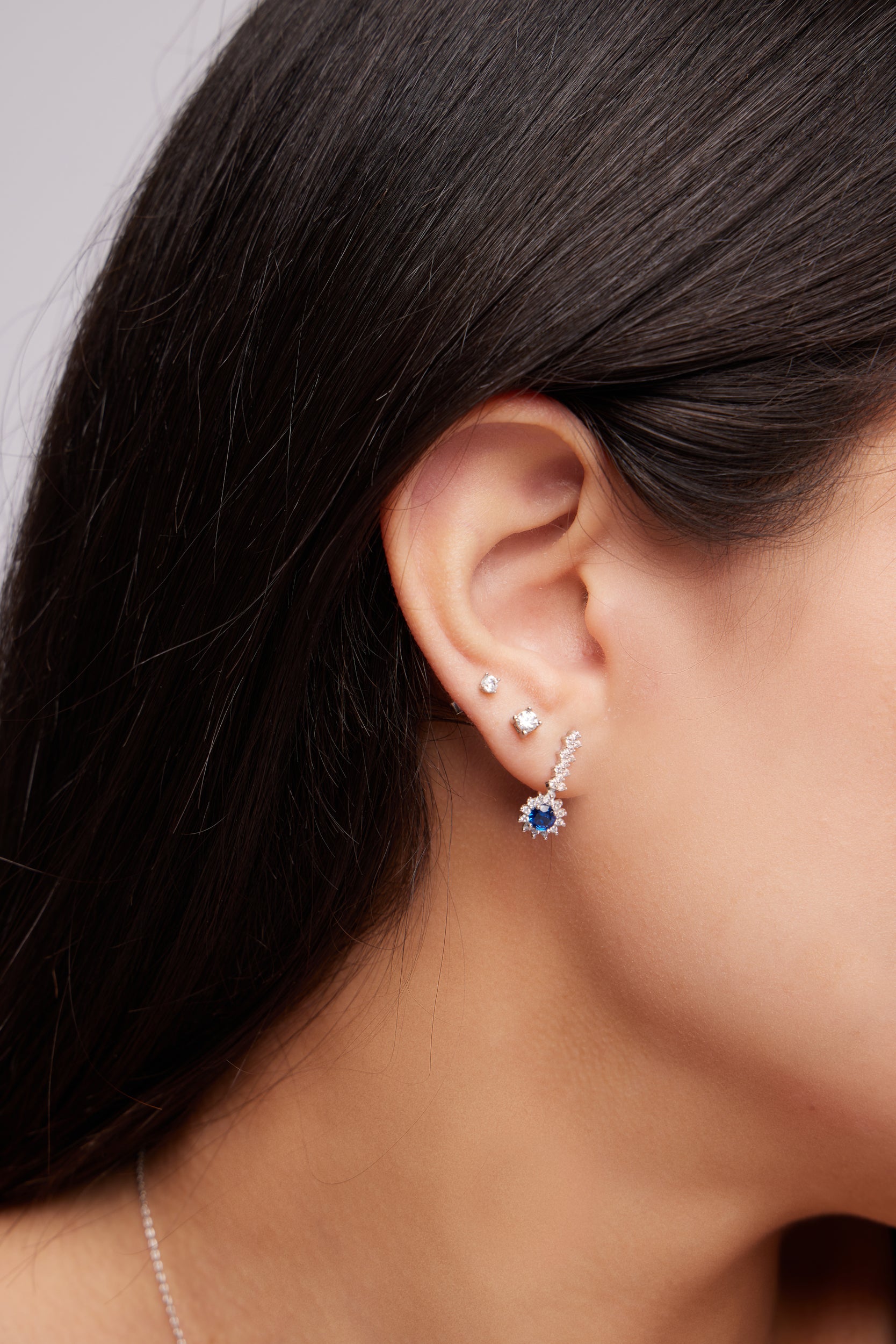 RENKLİ TAŞLI ALTIN TAKIM KÜPE