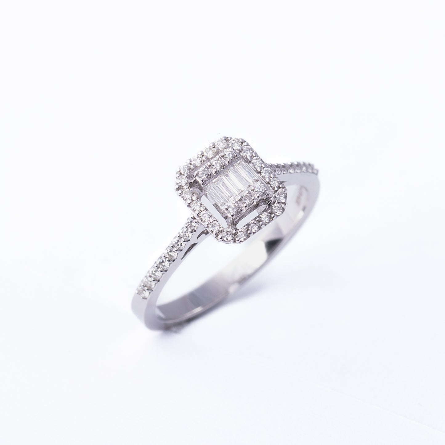 BAGET  PIRLANTA YÜZÜK