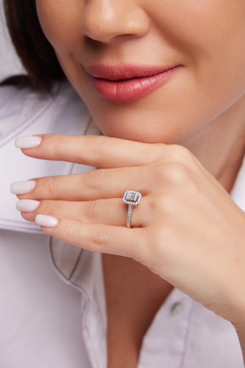 Galeri görünümünde 1 numaralı görseli yükle. BAGET  PIRLANTA YÜZÜK