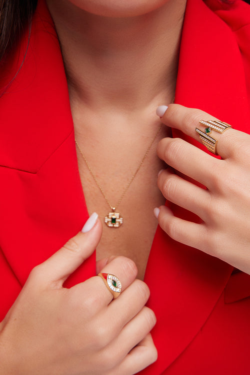 Galeri görünümünde 1 numaralı görseli yükle. RENKLİ TAŞLI ALTIN YÜZÜK