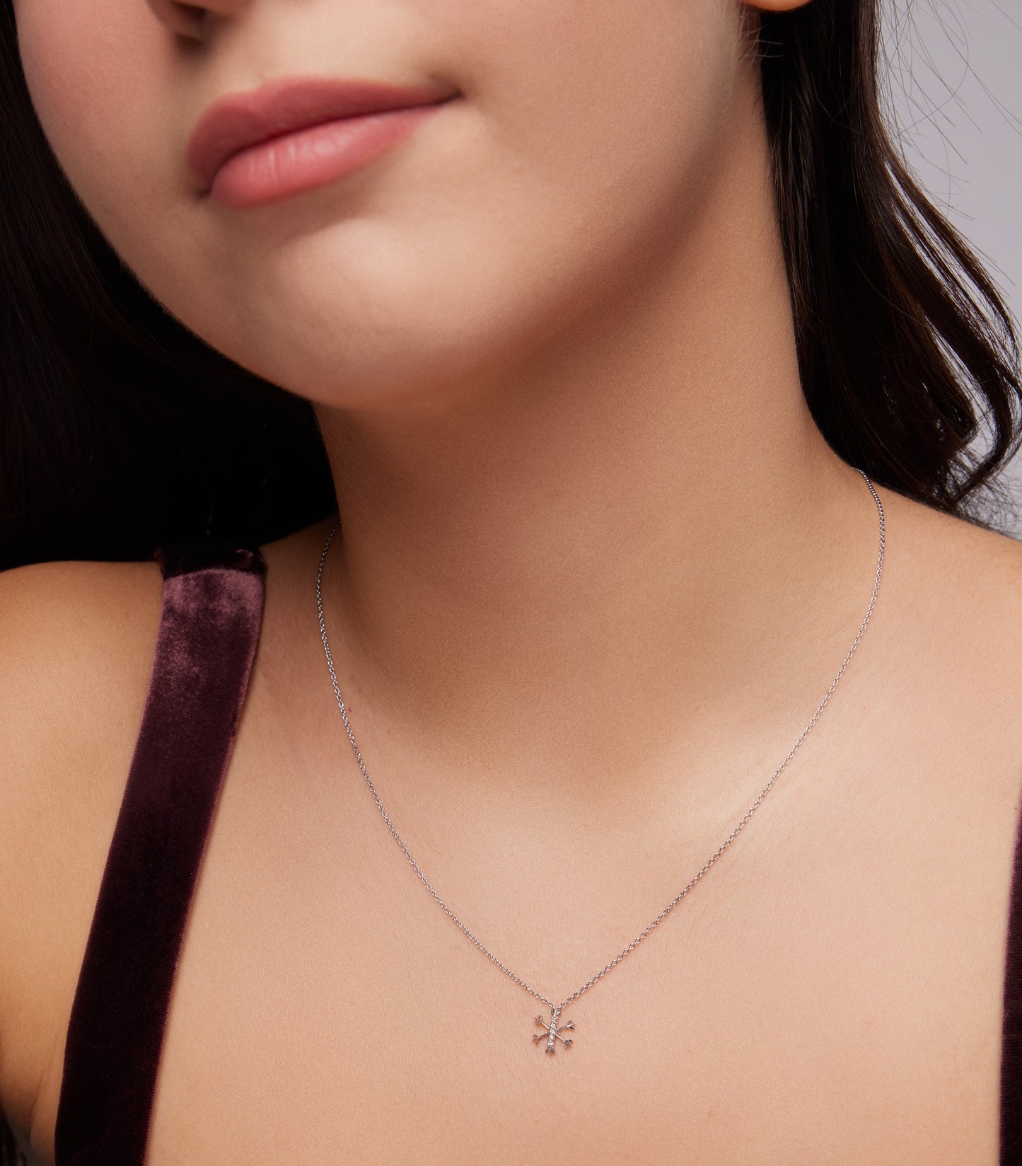 KAR TANESİ PIRLANTA KOLYE