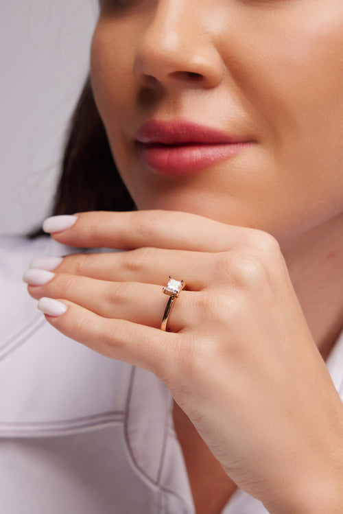 Load image 1 in gallery view. TEK TAŞ PIRLANTA  YÜZÜK