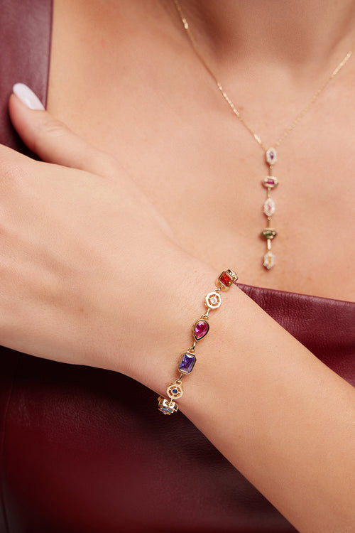 Galeri görünümünde 1 numaralı görseli yükle. RENKLİ TAŞLI ALTIN TAKIM BİLEKLİK