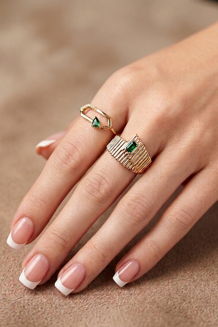 RENKLİ TAŞLI ALTIN YÜZÜK