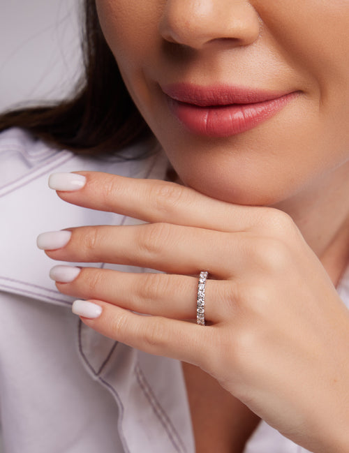 Galeri görünümünde 1 numaralı görseli yükle. TAM TUR PIRLANTA YÜZÜK