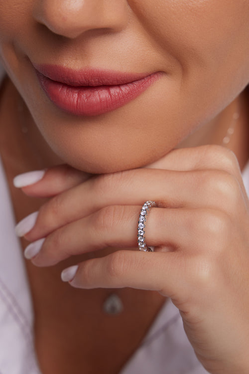 Galeri görünümünde 1 numaralı görseli yükle. TAM TUR PIRLANTA YÜZÜK