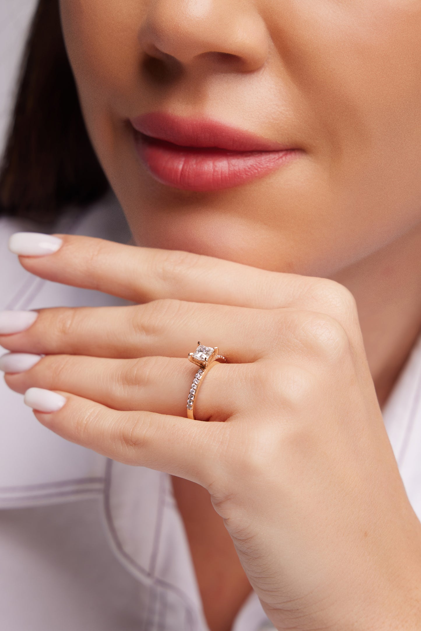 TEK TAŞ  PIRLANTA YÜZÜK