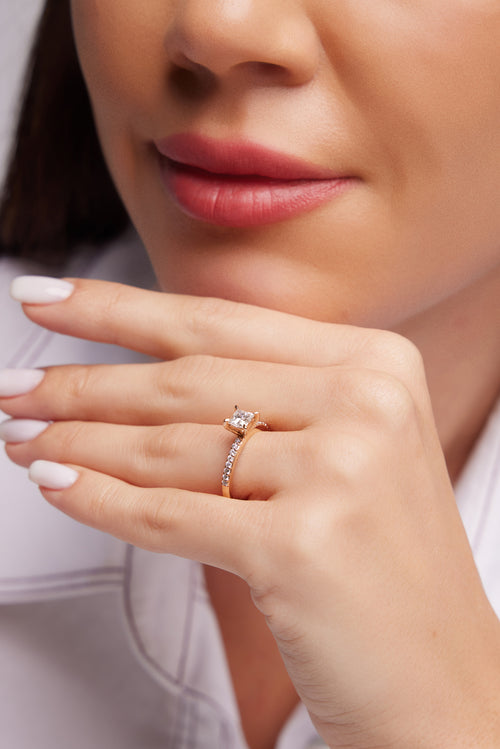 Galeri görünümünde 1 numaralı görseli yükle. TEK TAŞ  PIRLANTA YÜZÜK