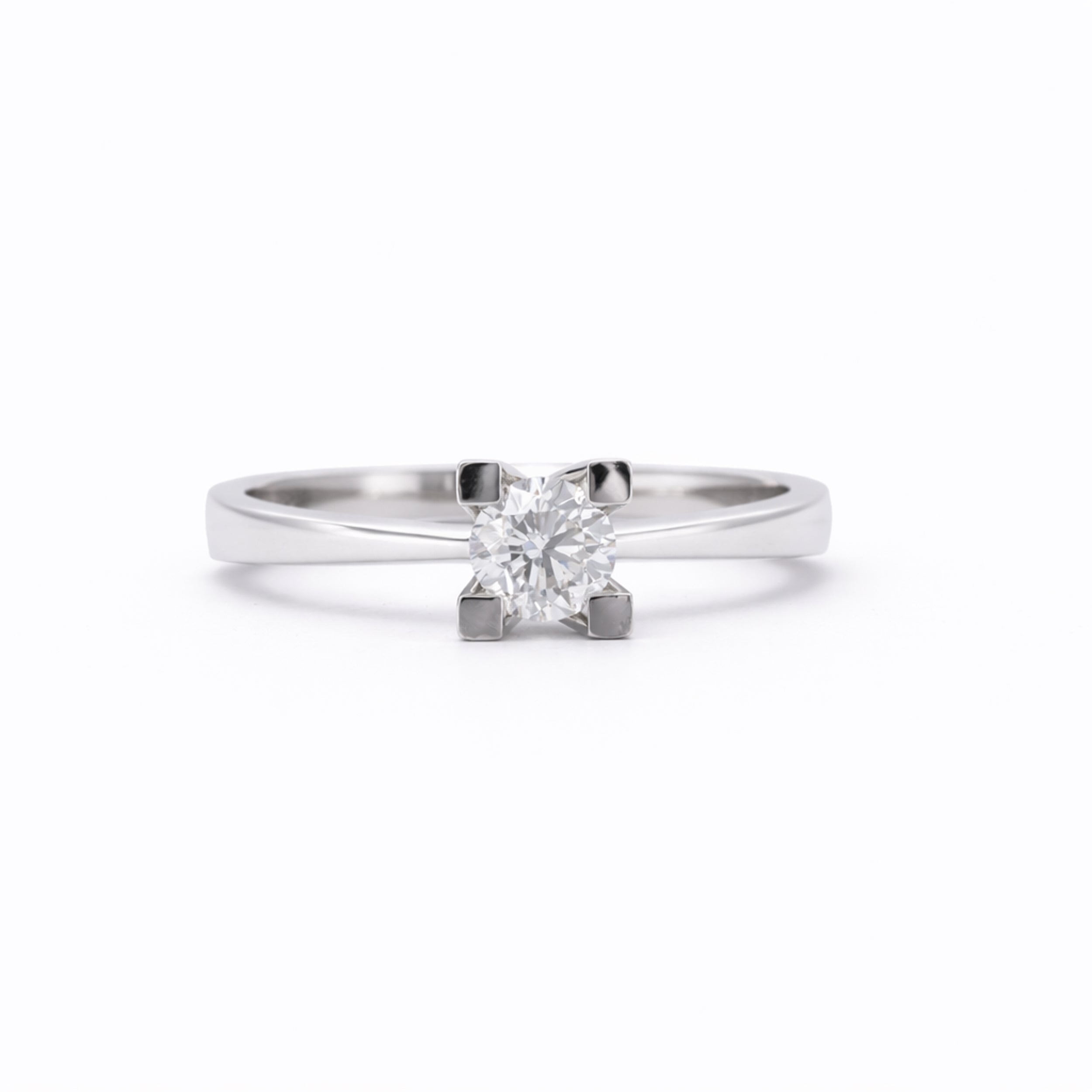 TEK TAŞ PIRLANTA YÜZÜK