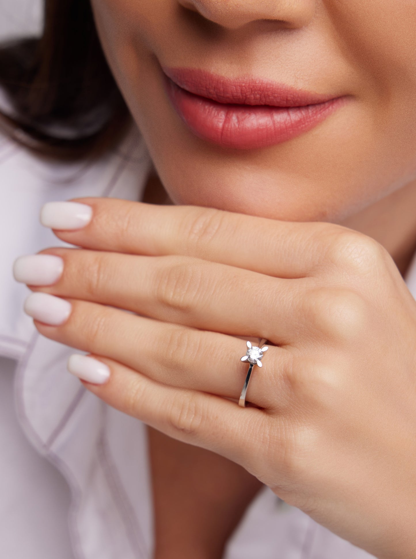 TEK TAŞ PIRLANTA YÜZÜK